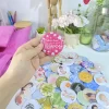 Botones broche con mensajes de fe